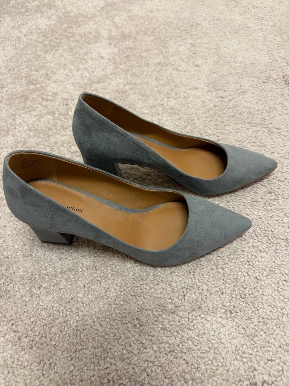 14th & Union Pointed-Toe Pumps in Gray with Brown Block Heel